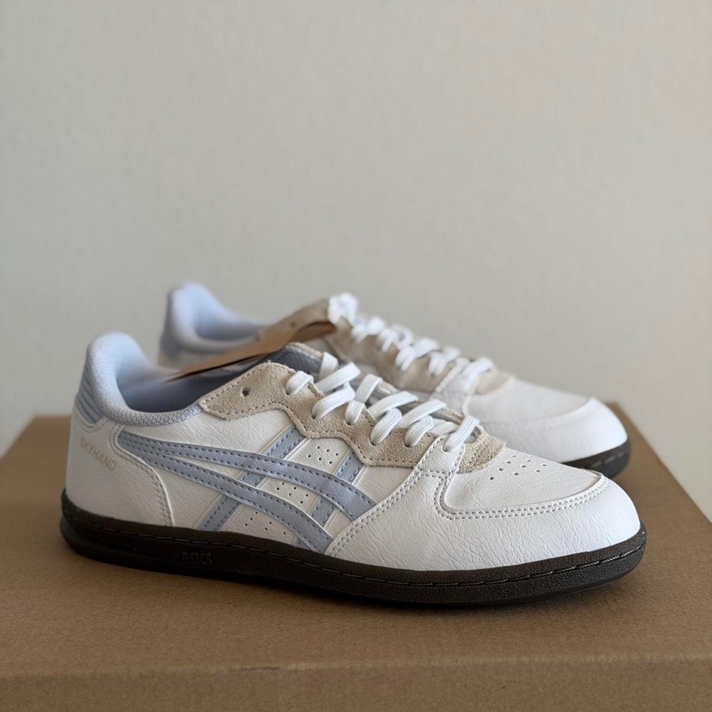 Asics Skyhand OG Sneakers in White Blue Fade, Size 6.5 Women / 5 Men - Picture 2 of 10